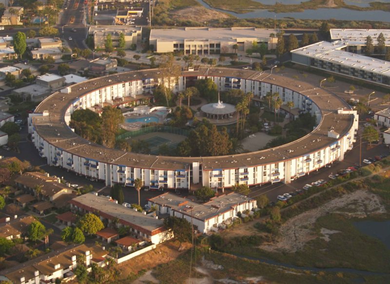pacificisleapt.jpg
