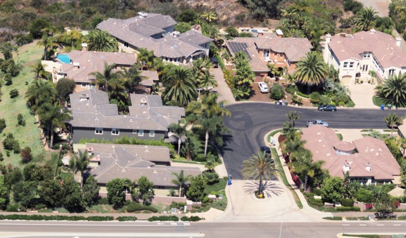 homesencinitaslaurenctpano.jpg