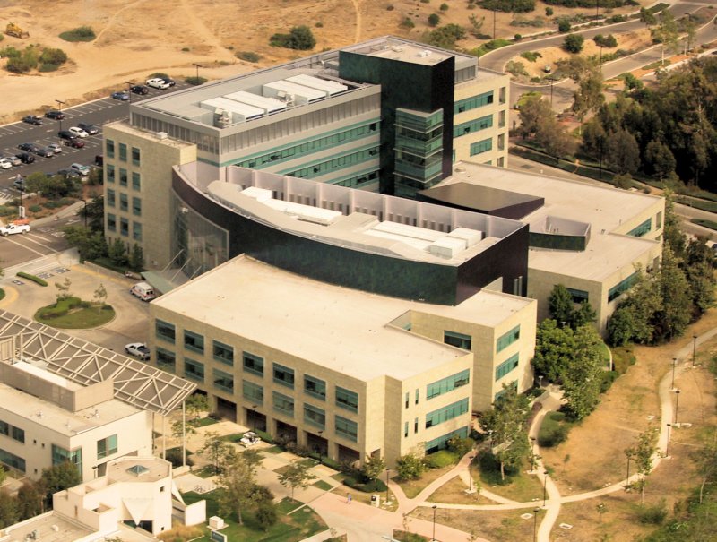 mooreucsdcancercenterhosp.jpg