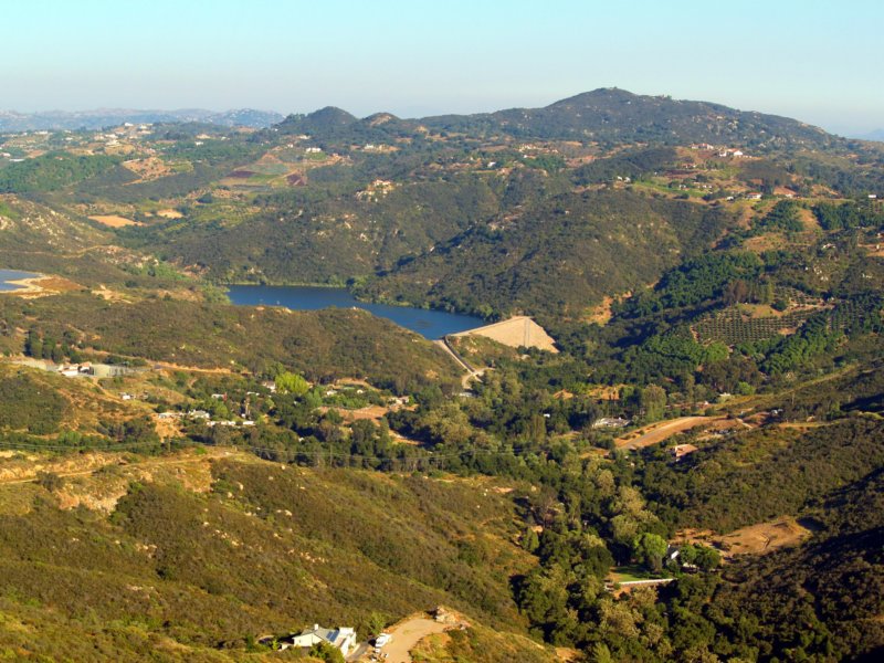 aturnerlakeescondido.jpg