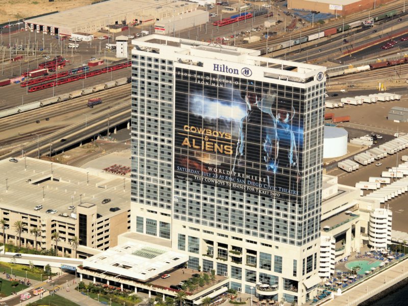 hiltondtconvenctrcomicconsobay.jpg
