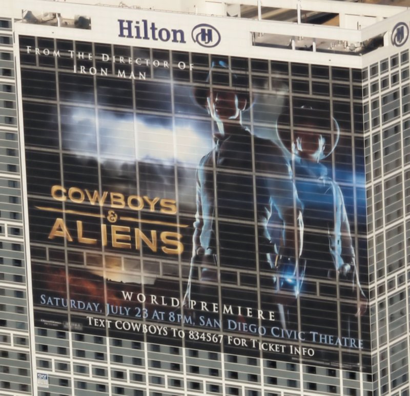 hiltondtconvenctrcomicconsobayzoom.jpg