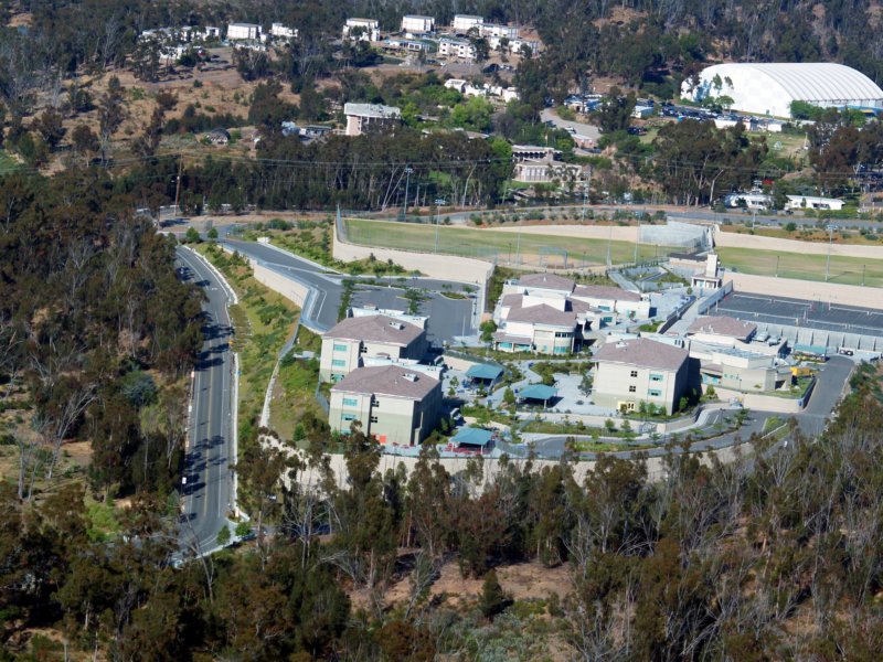 aiu3.jpg