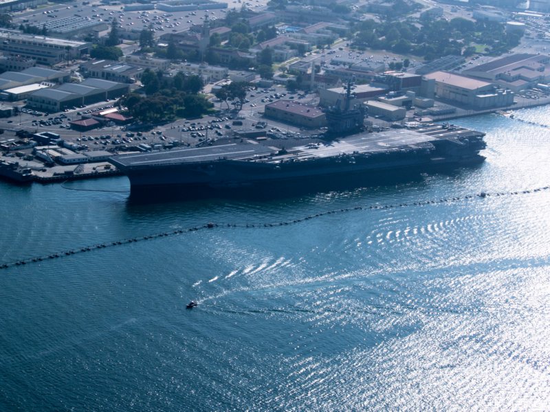 p8096472usscarlvinson.jpg