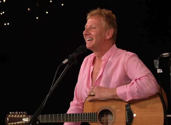 Graham Russell and Russell Hitchcock of Air Supply