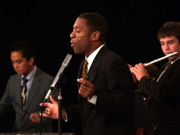 Singer Earl Thomas