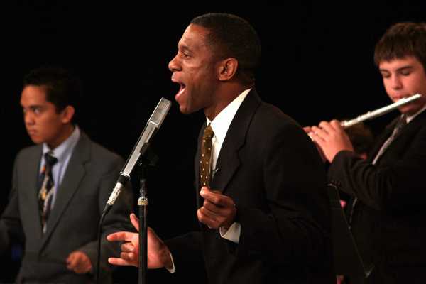 Singer Earl Thomas