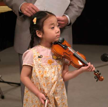 Violin Prodigy Elli Choi
