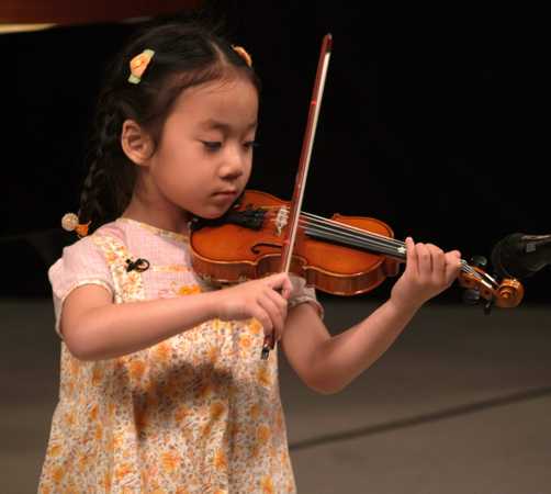 Violin Prodigy Elli Choi