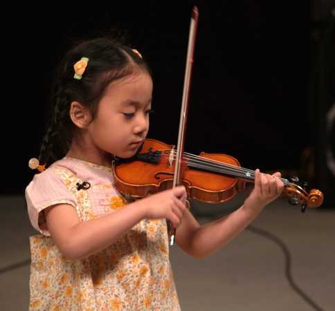 Violin Prodigy Elli Choi