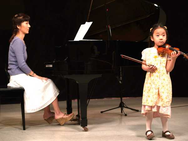 Violin Prodigy Elli Choi